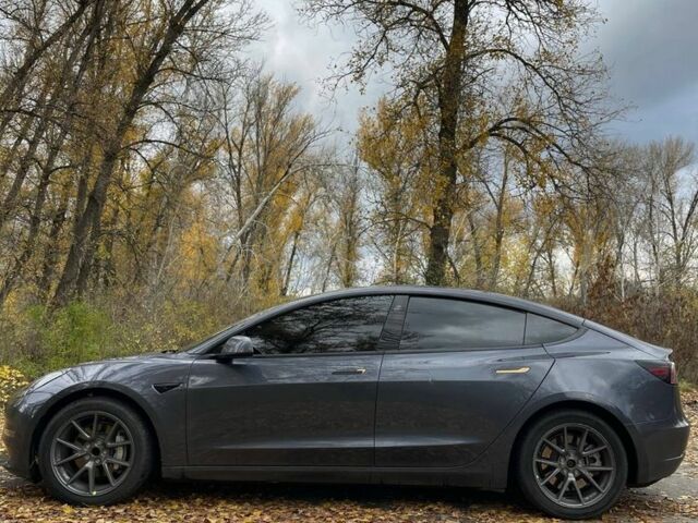 Серый Тесла Модель 3, объемом двигателя 0 л и пробегом 169 тыс. км за 18450 $, фото 4 на Automoto.ua