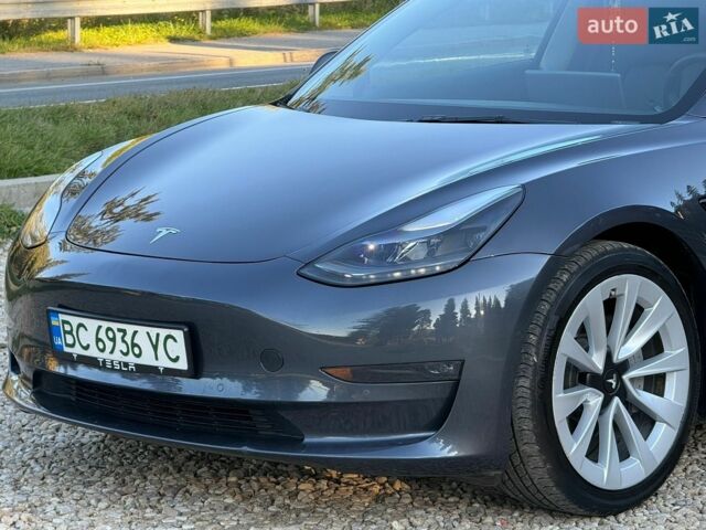 Серый Тесла Модель 3, объемом двигателя 0 л и пробегом 46 тыс. км за 22700 $, фото 4 на Automoto.ua