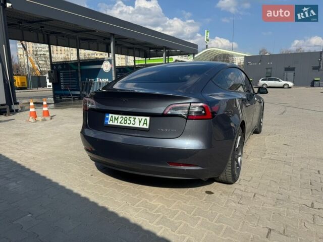 Серый Тесла Модель 3, объемом двигателя 0 л и пробегом 72 тыс. км за 19500 $, фото 4 на Automoto.ua