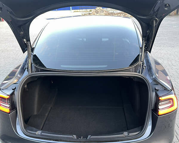 Серый Тесла Модель 3, объемом двигателя 0 л и пробегом 83 тыс. км за 21000 $, фото 6 на Automoto.ua