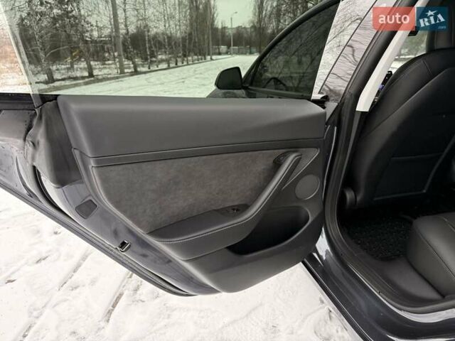 Сірий Тесла Модель 3, об'ємом двигуна 0 л та пробігом 20 тис. км за 20500 $, фото 26 на Automoto.ua