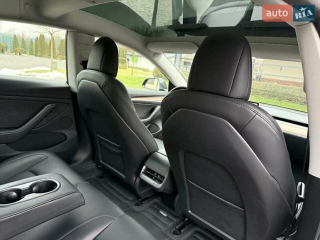 Серый Тесла Модель 3, объемом двигателя 0 л и пробегом 46 тыс. км за 20000 $, фото 84 на Automoto.ua