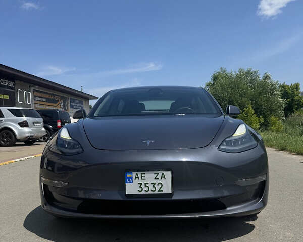 Серый Тесла Модель 3, объемом двигателя 0 л и пробегом 84 тыс. км за 21950 $, фото 7 на Automoto.ua
