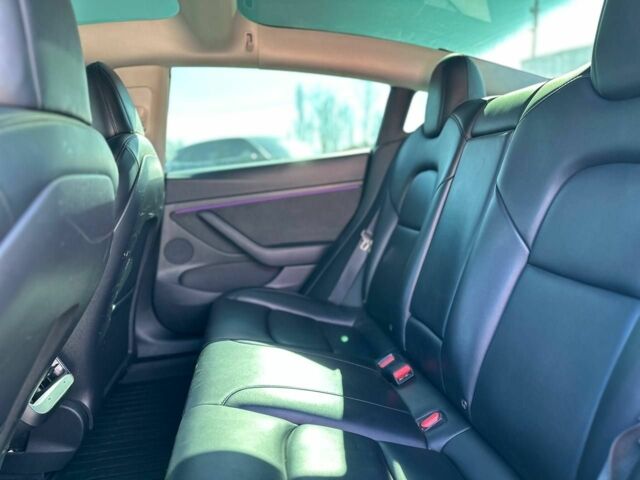 Серый Тесла Модель 3, объемом двигателя 0 л и пробегом 91 тыс. км за 21800 $, фото 19 на Automoto.ua