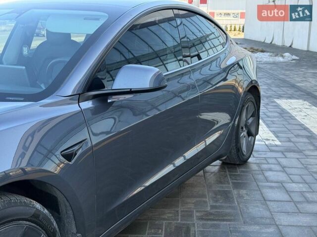 Серый Тесла Модель 3, объемом двигателя 0 л и пробегом 50 тыс. км за 16700 $, фото 10 на Automoto.ua
