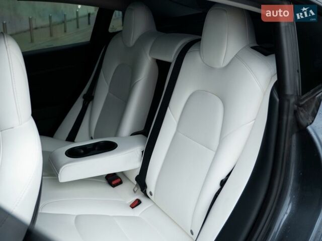 Серый Тесла Модель 3, объемом двигателя 0 л и пробегом 29 тыс. км за 21600 $, фото 29 на Automoto.ua