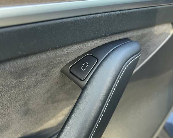 Серый Тесла Модель 3, объемом двигателя 0 л и пробегом 73 тыс. км за 22000 $, фото 28 на Automoto.ua