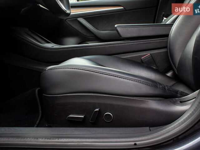 Сірий Тесла Модель 3, об'ємом двигуна 0 л та пробігом 33 тис. км за 24000 $, фото 46 на Automoto.ua