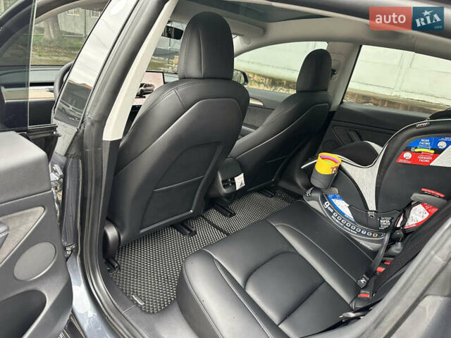 Серый Тесла Модель 3, объемом двигателя 0 л и пробегом 68 тыс. км за 24600 $, фото 26 на Automoto.ua