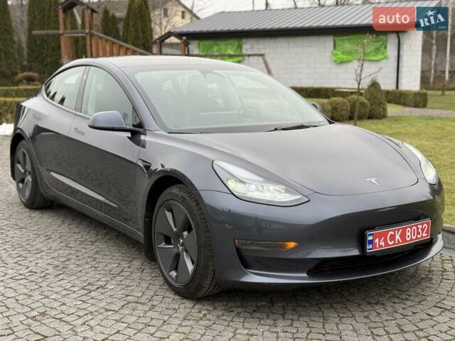 Серый Тесла Модель 3, объемом двигателя 0 л и пробегом 46 тыс. км за 20000 $, фото 1 на Automoto.ua