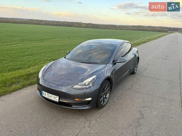 Серый Тесла Модель 3, объемом двигателя 0 л и пробегом 117 тыс. км за 20800 $, фото 1 на Automoto.ua