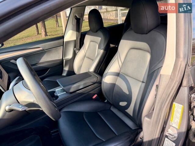 Сірий Тесла Модель 3, об'ємом двигуна 0 л та пробігом 76 тис. км за 18900 $, фото 9 на Automoto.ua