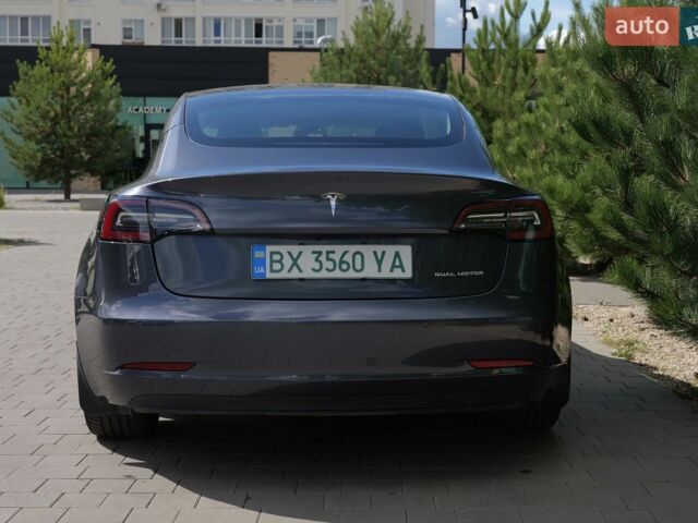 Сірий Тесла Модель 3, об'ємом двигуна 0 л та пробігом 64 тис. км за 21900 $, фото 3 на Automoto.ua