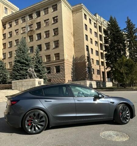 Сірий Тесла Модель 3, об'ємом двигуна 0 л та пробігом 62 тис. км за 23500 $, фото 4 на Automoto.ua