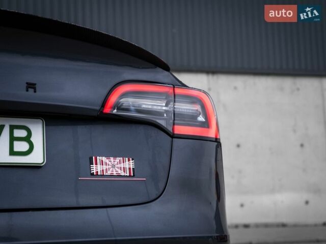 Серый Тесла Модель 3, объемом двигателя 0 л и пробегом 29 тыс. км за 21600 $, фото 17 на Automoto.ua