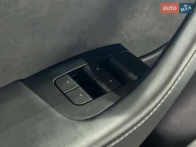 Серый Тесла Модель 3, объемом двигателя 0 л и пробегом 84 тыс. км за 21500 $, фото 12 на Automoto.ua