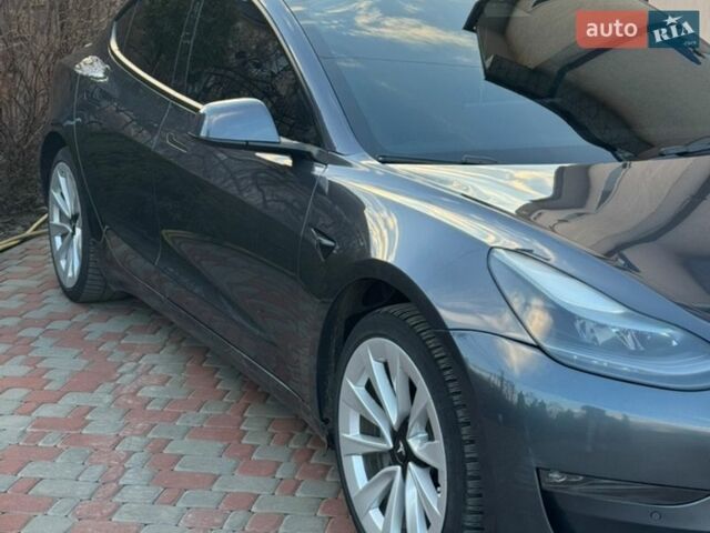 Серый Тесла Модель 3, объемом двигателя 0 л и пробегом 138 тыс. км за 19500 $, фото 2 на Automoto.ua