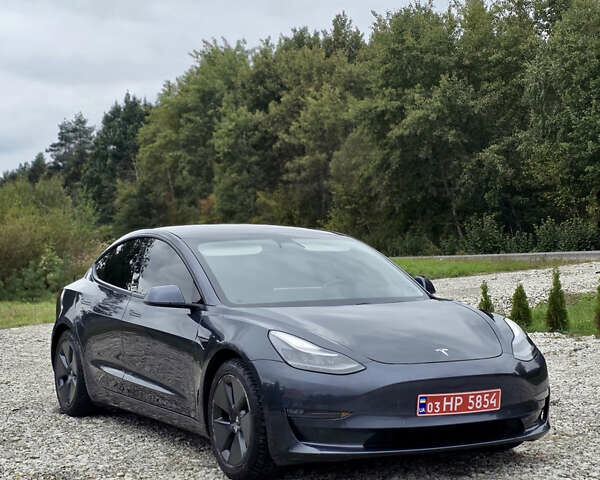 Тесла Модель 3 2022 в Кривом Роге на Automoto.ua Серый Тесла Модель 3, объемом двигателя 0 л и пробегом 123 тыс. км за 21000 $, фото 1 на Automoto.ua