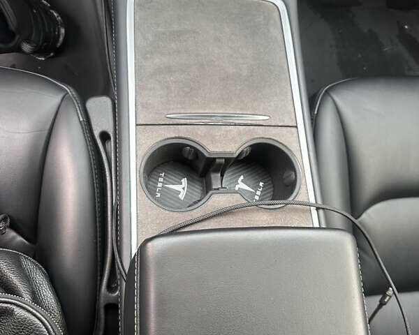 Серый Тесла Модель 3, объемом двигателя 0 л и пробегом 109 тыс. км за 20500 $, фото 19 на Automoto.ua