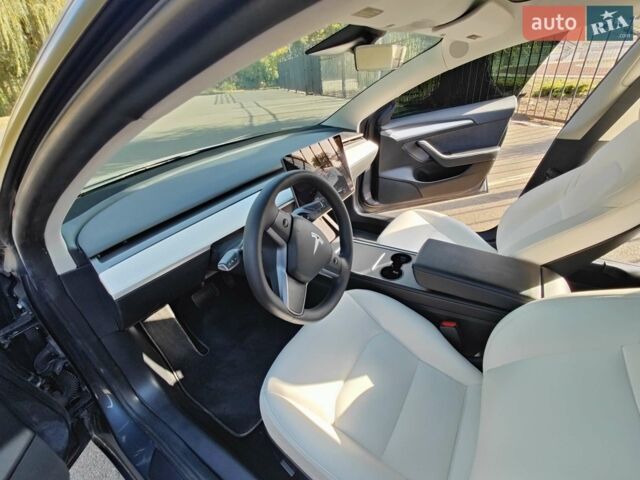 Серый Тесла Модель 3, объемом двигателя 0 л и пробегом 39 тыс. км за 26500 $, фото 15 на Automoto.ua