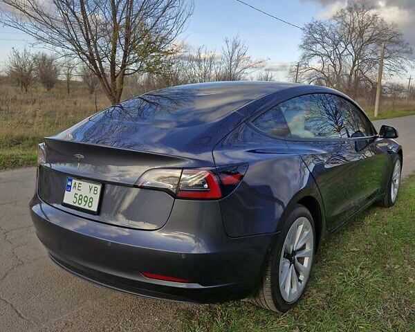 Серый Тесла Модель 3, объемом двигателя 0 л и пробегом 18 тыс. км за 23000 $, фото 1 на Automoto.ua