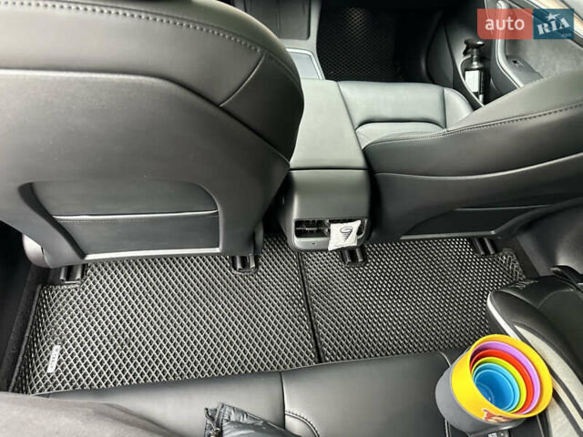 Серый Тесла Модель 3, объемом двигателя 0 л и пробегом 68 тыс. км за 24600 $, фото 28 на Automoto.ua