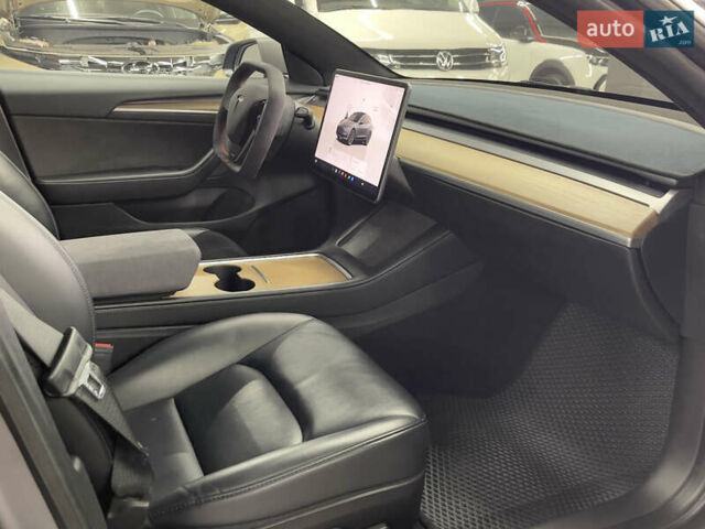 Серый Тесла Модель 3, объемом двигателя 0 л и пробегом 32 тыс. км за 21500 $, фото 16 на Automoto.ua