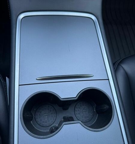 Сірий Тесла Модель 3, об'ємом двигуна 0 л та пробігом 100 тис. км за 25500 $, фото 10 на Automoto.ua