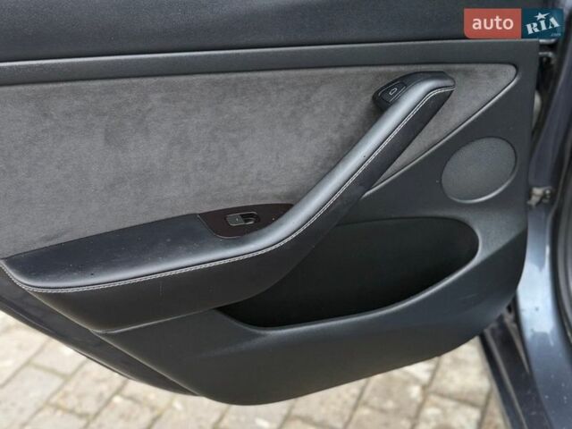 Серый Тесла Модель 3, объемом двигателя 0 л и пробегом 65 тыс. км за 23000 $, фото 11 на Automoto.ua