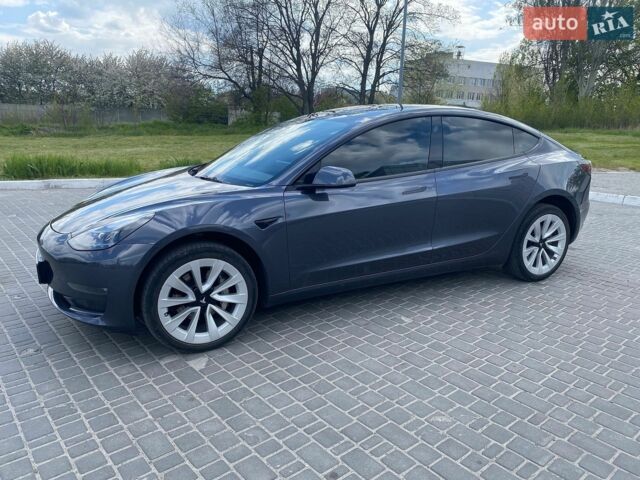 Серый Тесла Модель 3, объемом двигателя 0 л и пробегом 58 тыс. км за 21800 $, фото 4 на Automoto.ua