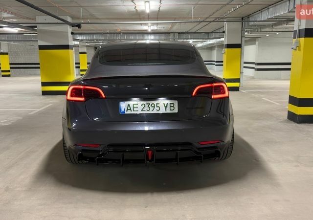 Серый Тесла Модель 3, объемом двигателя 0 л и пробегом 41 тыс. км за 28200 $, фото 7 на Automoto.ua