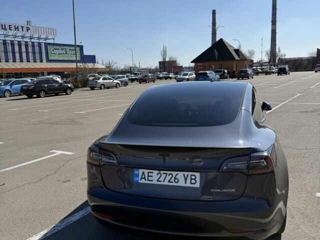 Серый Тесла Модель 3, объемом двигателя 0 л и пробегом 93 тыс. км за 20000 $, фото 4 на Automoto.ua