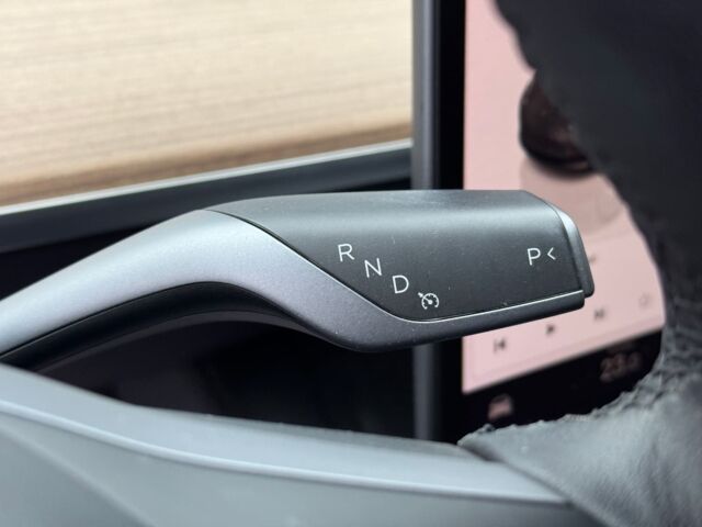 Серый Тесла Модель 3, объемом двигателя 0 л и пробегом 49 тыс. км за 27490 $, фото 26 на Automoto.ua