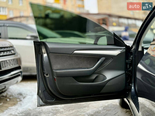 Сірий Тесла Модель 3, об'ємом двигуна 0 л та пробігом 83 тис. км за 21700 $, фото 15 на Automoto.ua