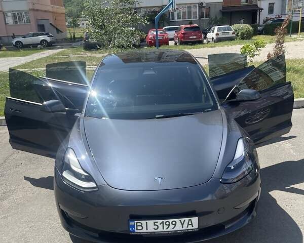 Сірий Тесла Модель 3, об'ємом двигуна 0 л та пробігом 61 тис. км за 23000 $, фото 5 на Automoto.ua