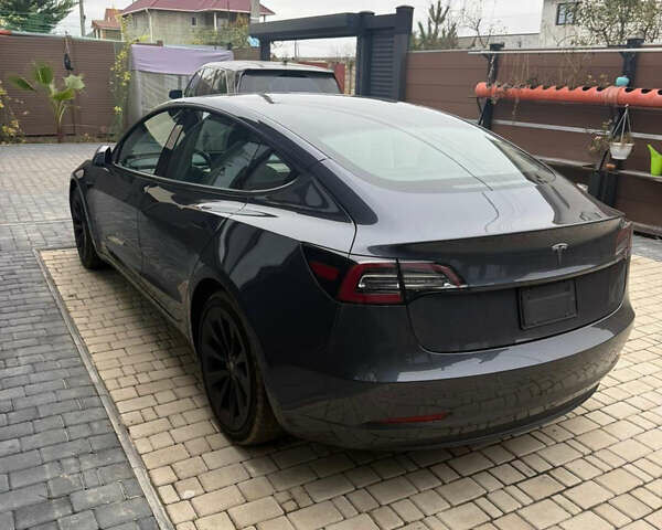 Серый Тесла Модель 3, объемом двигателя 0 л и пробегом 300 тыс. км за 18500 $, фото 3 на Automoto.ua