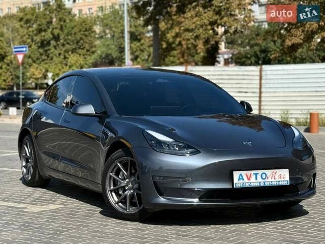 Серый Тесла Модель 3, объемом двигателя 0 л и пробегом 45 тыс. км за 23300 $, фото 7 на Automoto.ua