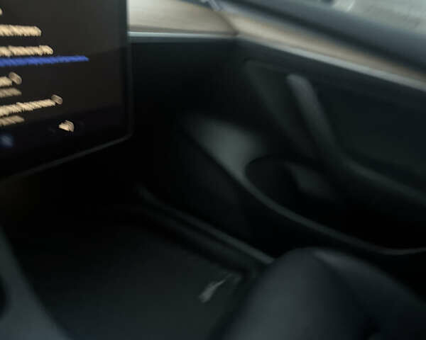 Сірий Тесла Модель 3, об'ємом двигуна 0 л та пробігом 50 тис. км за 24900 $, фото 3 на Automoto.ua