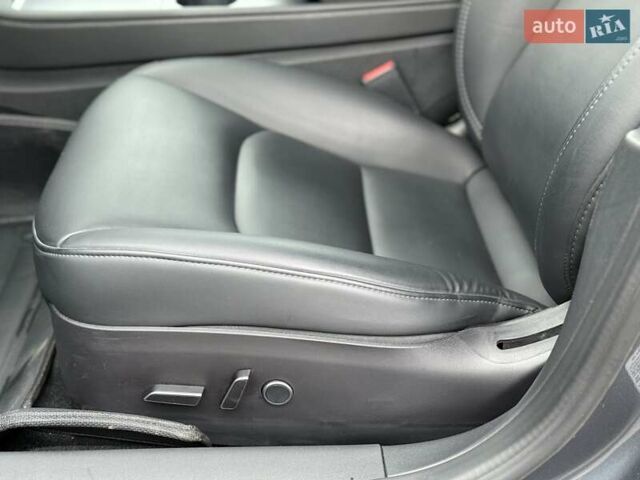 Серый Тесла Модель 3, объемом двигателя 0 л и пробегом 46 тыс. км за 20000 $, фото 70 на Automoto.ua