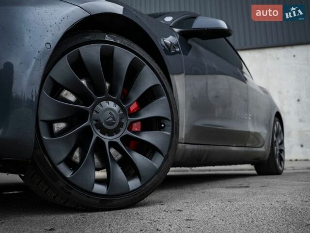 Серый Тесла Модель 3, объемом двигателя 0 л и пробегом 29 тыс. км за 21600 $, фото 12 на Automoto.ua