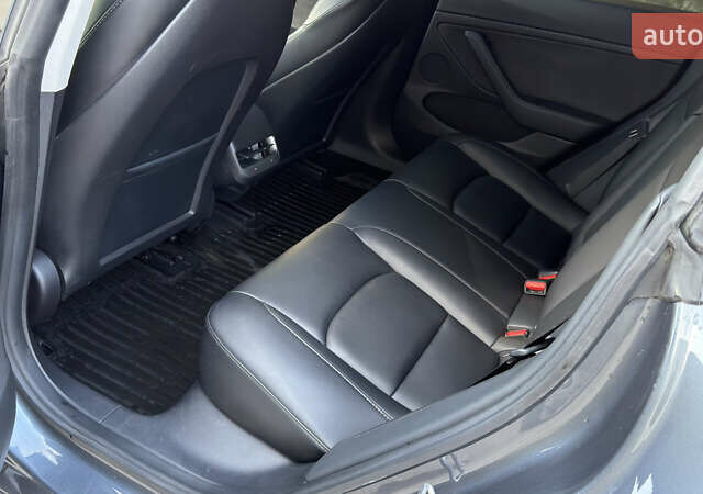 Сірий Тесла Модель 3, об'ємом двигуна 0 л та пробігом 88 тис. км за 18100 $, фото 34 на Automoto.ua