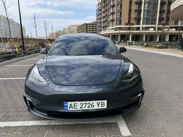 Серый Тесла Модель 3, объемом двигателя 0 л и пробегом 95 тыс. км за 19500 $, фото 7 на Automoto.ua