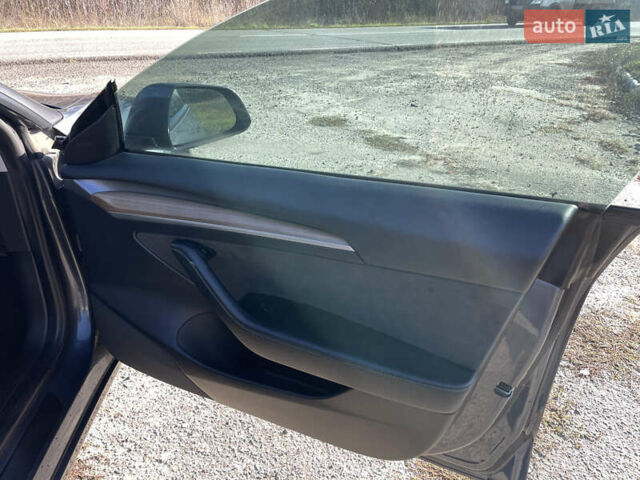Серый Тесла Модель 3, объемом двигателя 0 л и пробегом 119 тыс. км за 20900 $, фото 6 на Automoto.ua