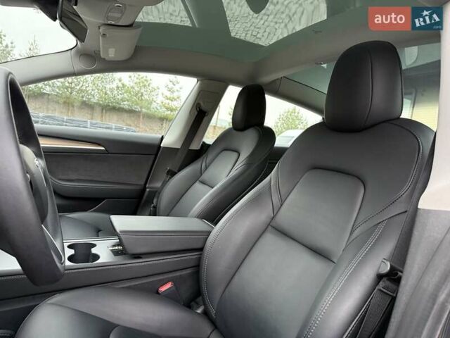 Серый Тесла Модель 3, объемом двигателя 0 л и пробегом 46 тыс. км за 20000 $, фото 75 на Automoto.ua