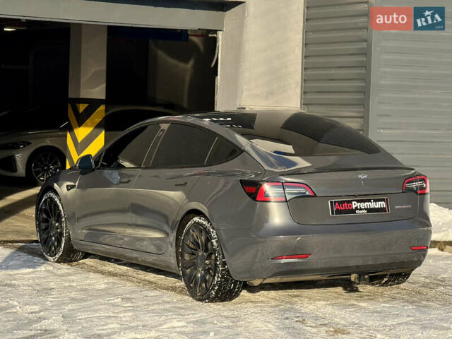 Серый Тесла Модель 3, объемом двигателя 0 л и пробегом 133 тыс. км за 27000 $, фото 5 на Automoto.ua