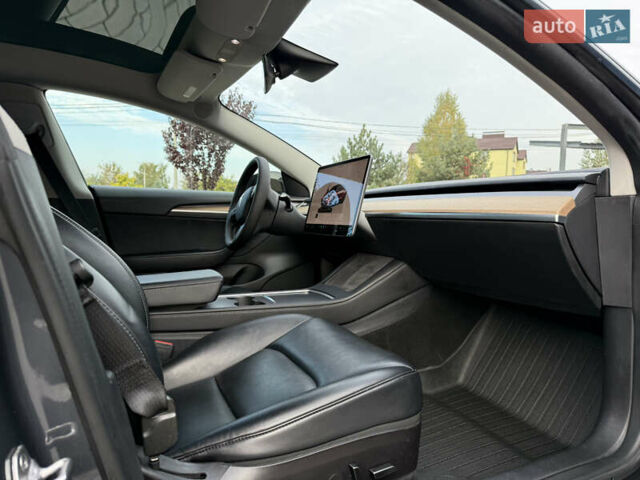 Серый Тесла Модель 3, объемом двигателя 0 л и пробегом 76 тыс. км за 20800 $, фото 19 на Automoto.ua