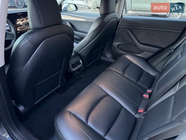 Сірий Тесла Модель 3, об'ємом двигуна 0 л та пробігом 46 тис. км за 15600 $, фото 6 на Automoto.ua