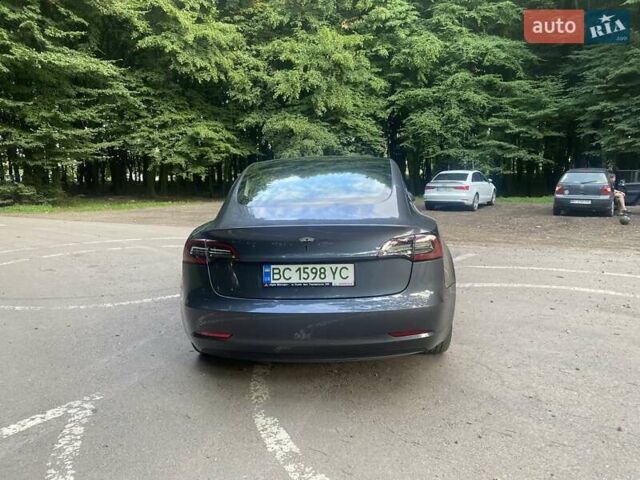 Серый Тесла Модель 3, объемом двигателя 0 л и пробегом 45 тыс. км за 21000 $, фото 3 на Automoto.ua