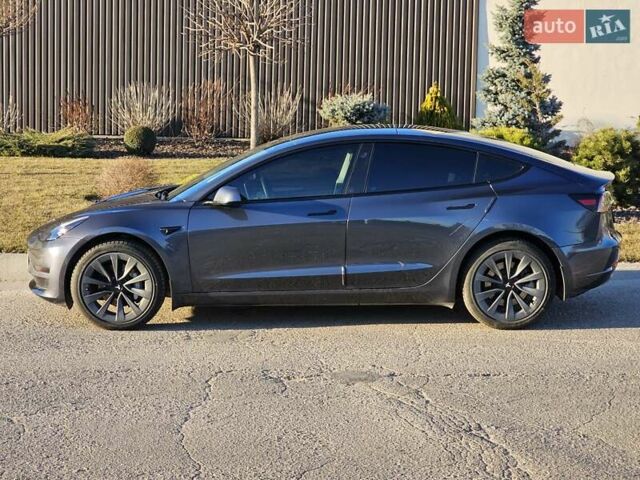 Серый Тесла Модель 3, объемом двигателя 0 л и пробегом 69 тыс. км за 25500 $, фото 2 на Automoto.ua