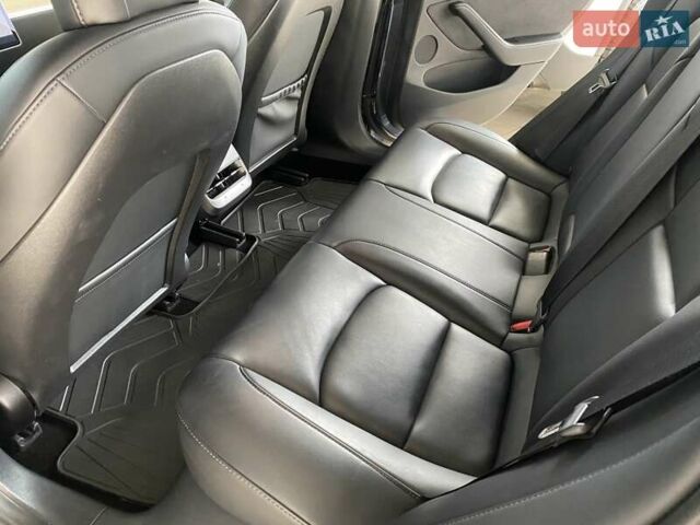 Серый Тесла Модель 3, объемом двигателя 0 л и пробегом 52 тыс. км за 21500 $, фото 23 на Automoto.ua